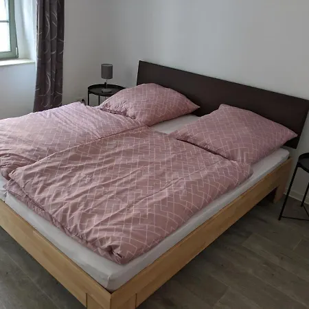 Gut Schlafen In Der Innenstadt Von - Io19 *