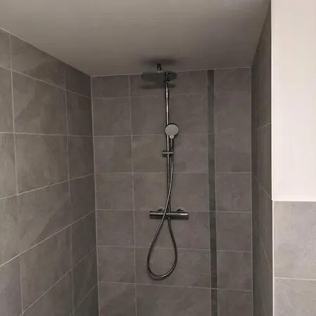 公寓 Gut Schlafen In Der Innenstadt Von - Io19 齐陶