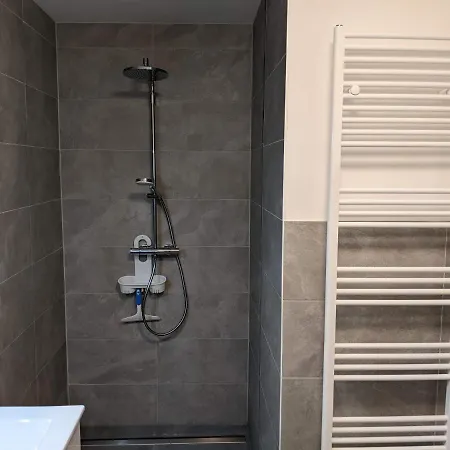 Gut Schlafen In Der Innenstadt Von - Io19 公寓