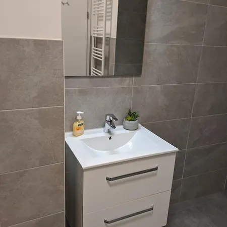 Gut Schlafen In Der Innenstadt Von - Io19 齐陶