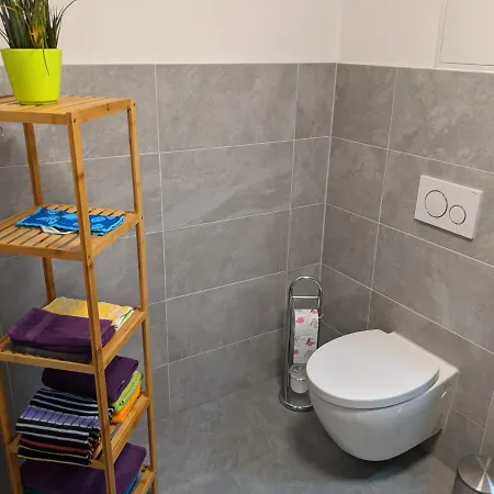 Apartamento Gut Schlafen In Der Innenstadt Von - Io19